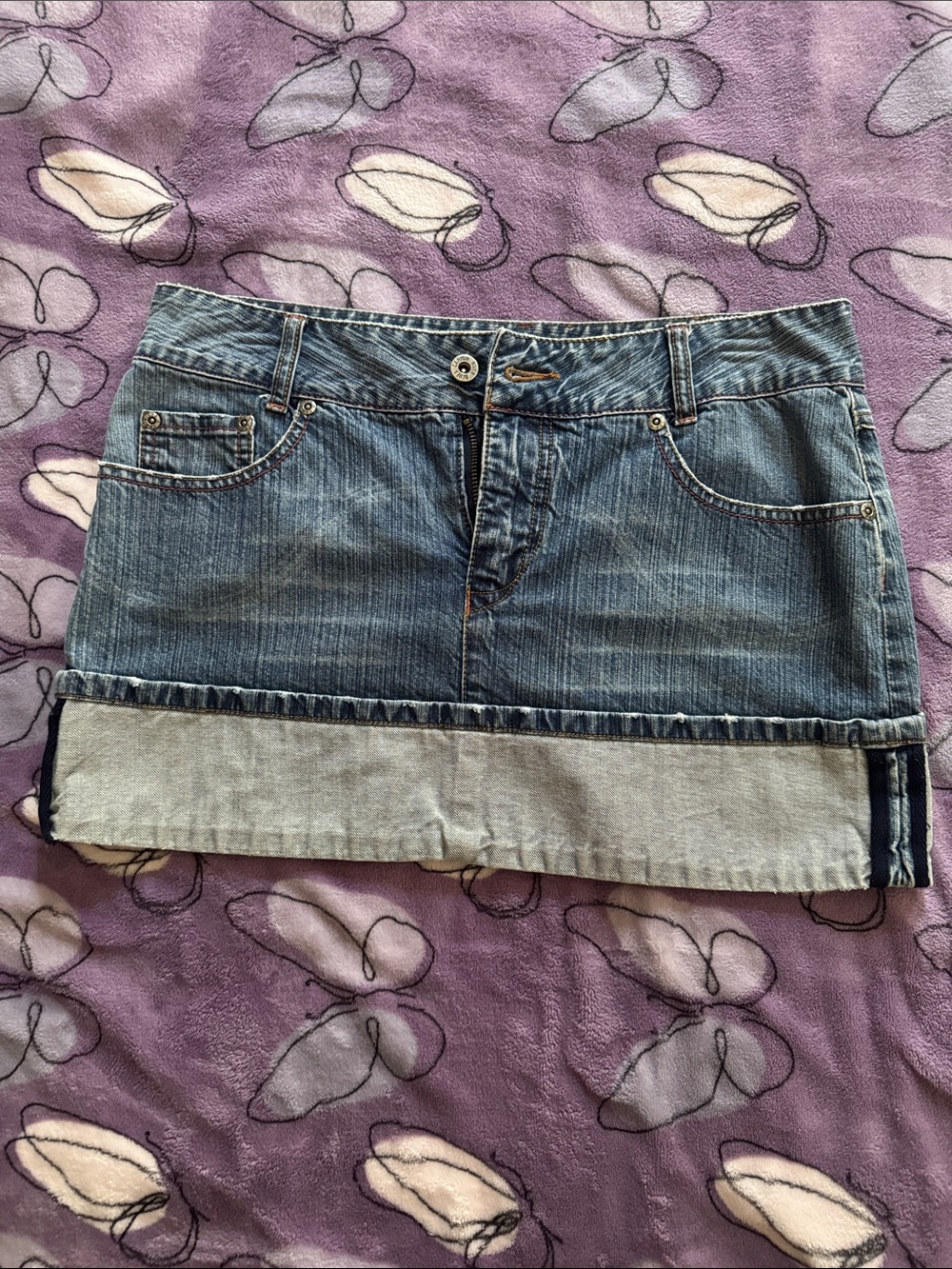 Canyon River Blues Two-Tone Denim Mini Skirt in Blue